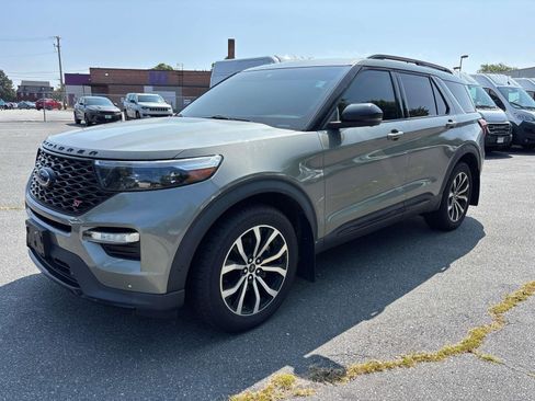Used 2020 Ford Explorer ST w/ Premium Technology Package image 5