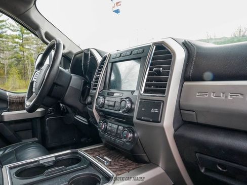 Used 2017 Ford F350 Lariat w/ Lariat Ultimate Package AWD/4WD image 41