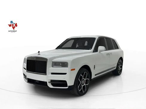 Used 2021 Rolls-Royce Cullinan Black Badge image 4