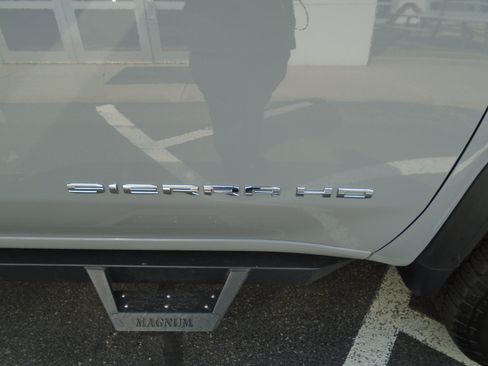 Certified 2024 GMC Sierra 2500 SLE image 25
