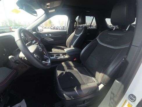 Used 2025 Ford Explorer ST image 26