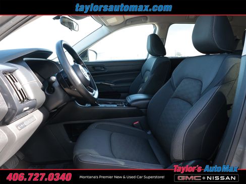 Used 2024 Nissan Pathfinder S image 5