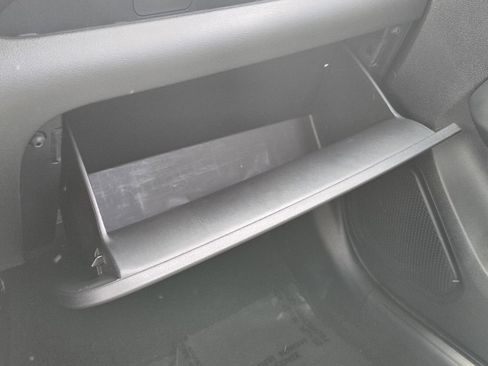 Certified 2025 Hyundai Venue Limited FWD image 19