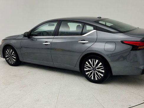Used 2025 Nissan Altima 2.5 SV image 6