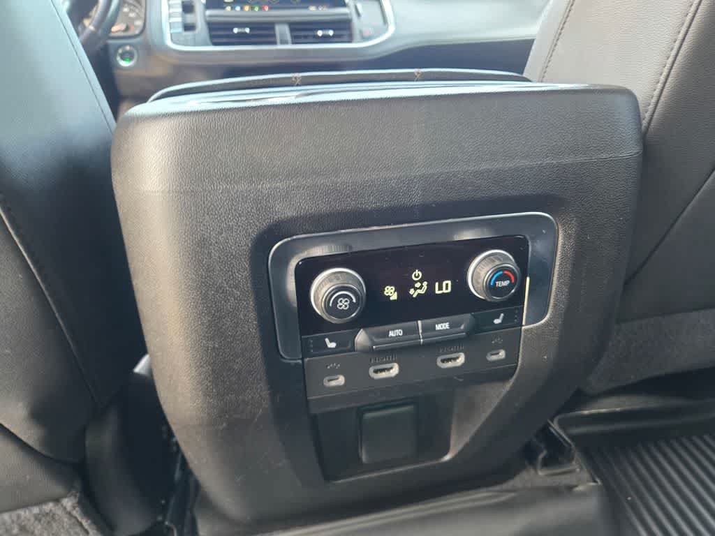 Used 2021 Chevrolet Tahoe Z71 w/ Luxury Package AWD/4WD image 13