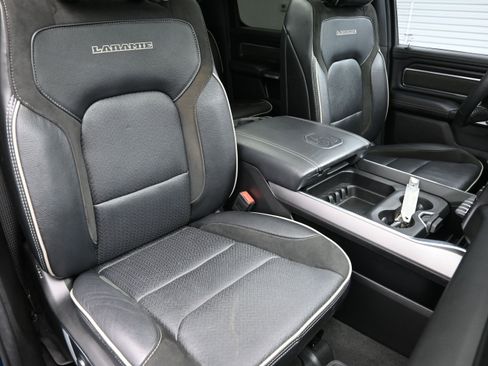 Used 2024 RAM 1500 Laramie AWD/4WD image 40