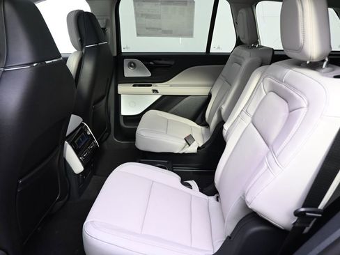 New 2026 Lincoln Aviator Reserve image 21