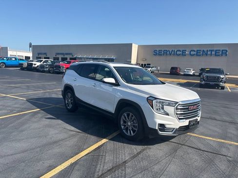 Used 2022 GMC Terrain SLT w/ Infotainment Package II AWD/4WD image 7