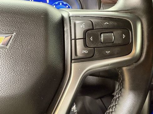 Used 2024 Chevrolet Suburban LT RWD image 28