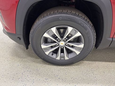 New 2026 Chevrolet Equinox LT w/ Convenience Package II AWD/4WD image 8