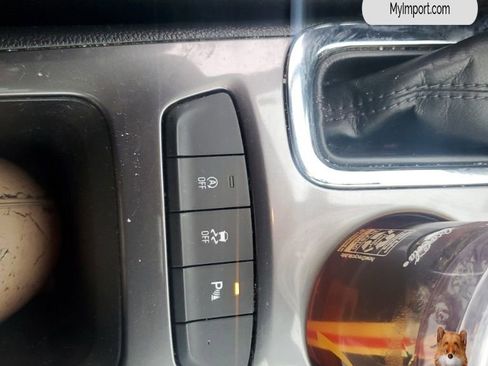 Used 2019 Chevrolet Cruze LT w/ Sun And Sound Package image 14