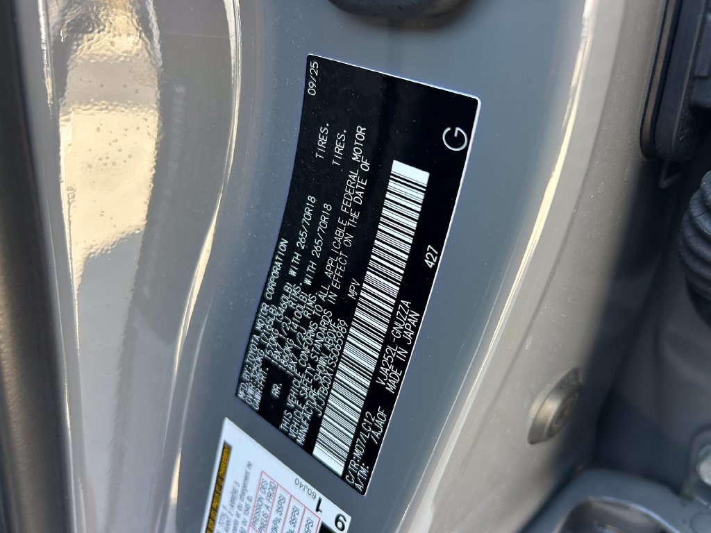 Used 2025 Lexus GX 550 w/ Accessory Package (32) AWD/4WD image 10
