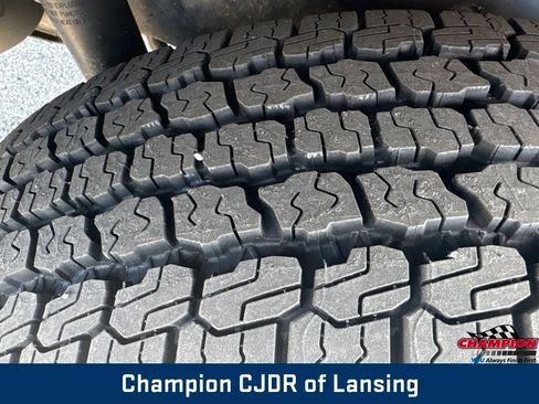 Used 2019 Jeep Wrangler Sport AWD/4WD image 31