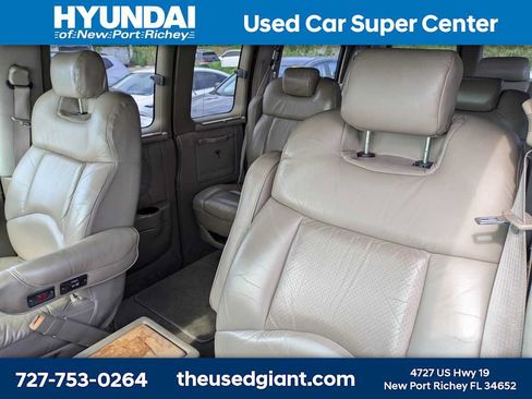 Used 2002 Chevrolet Express 1500 RWD image 3