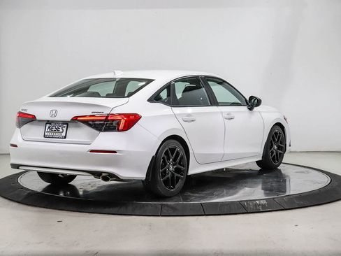 Used 2024 Honda Civic Sport image 4