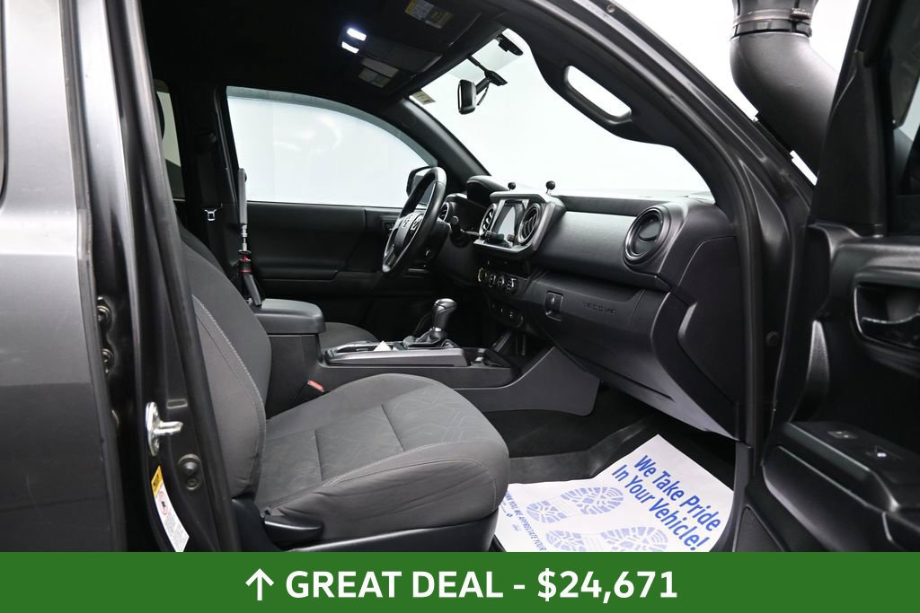 Used 2016 Toyota Tacoma TRD Sport w/ Towing Package AWD/4WD image 20