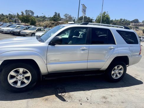 Used 2005 Toyota 4Runner SR5 RWD image 3