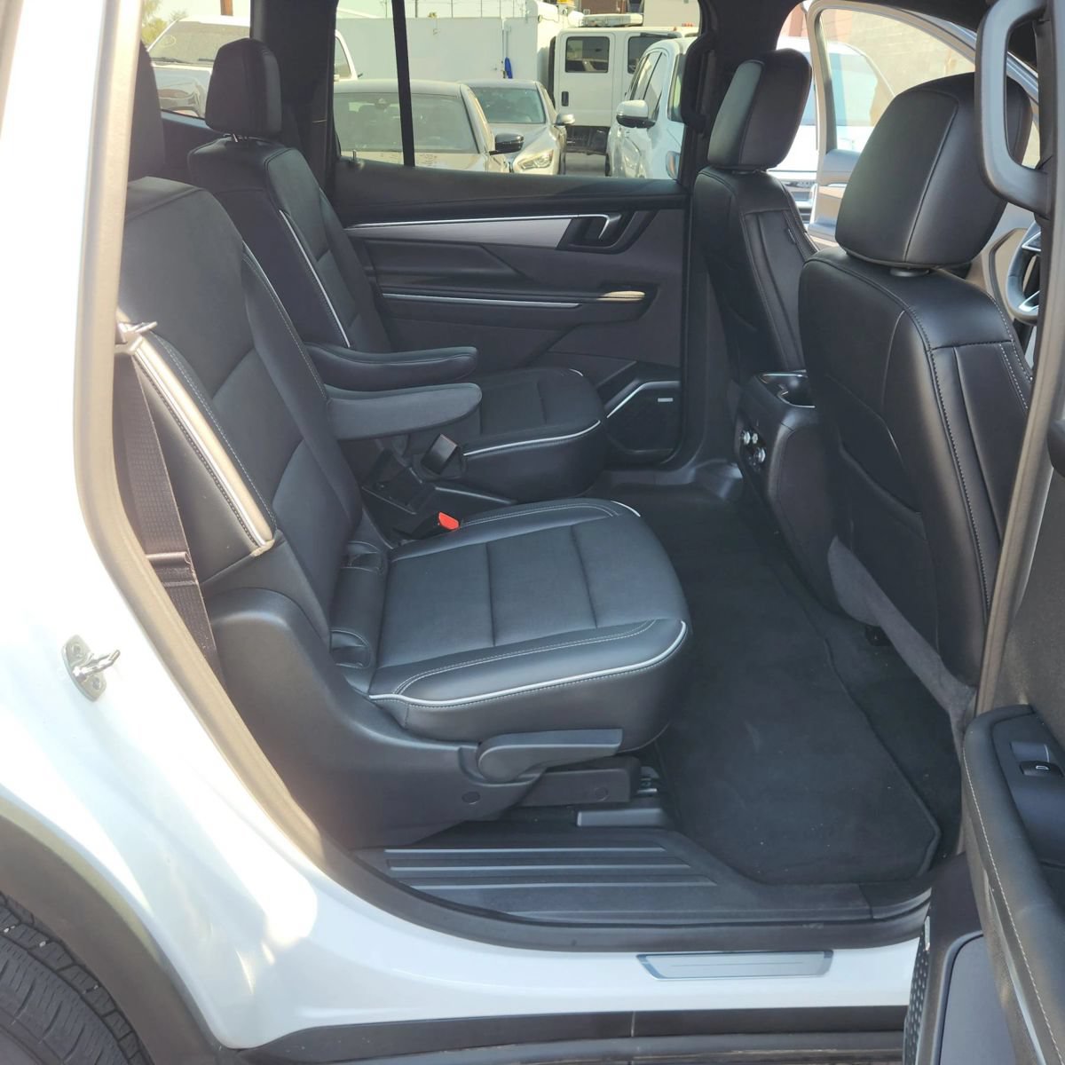 Used 2025 Buick Enclave Preferred FWD image 10