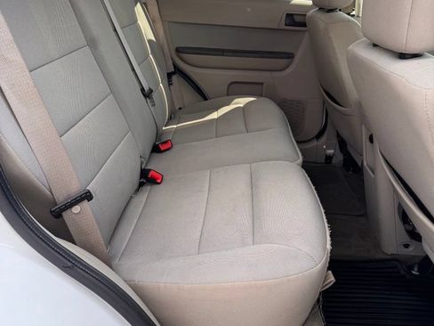 Used 2010 Ford Escape XLT AWD/4WD image 13