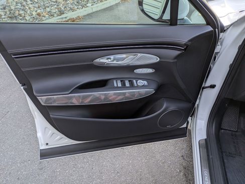 Used 2025 Genesis GV70 3.5T Sport w/ Sport Advanced Package image 12