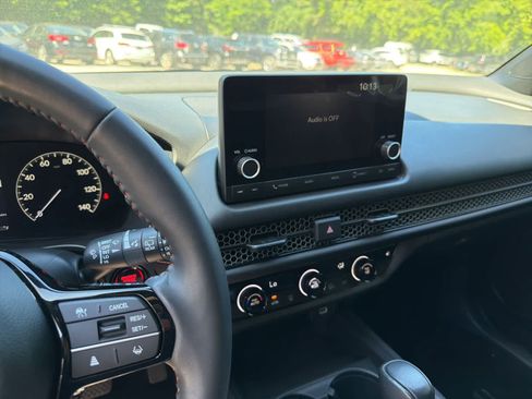 Certified 2025 Honda HR-V Sport image 21