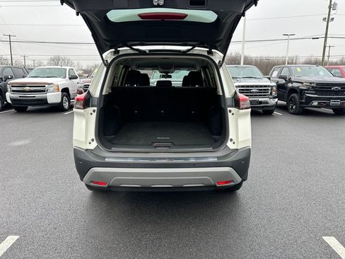 Used 2023 Nissan Rogue SV image 11