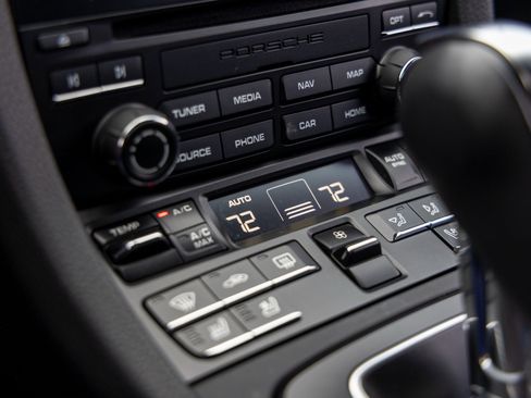 Certified 2024 Porsche 718 Boxster image 34