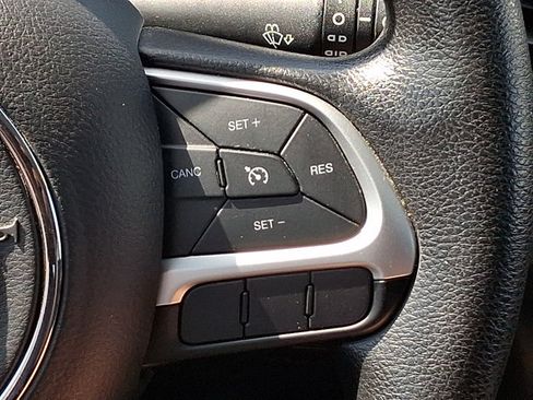 Used 2018 Jeep Compass Sport AWD/4WD image 17