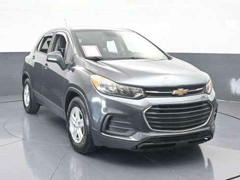 Used 2019 Chevrolet Trax LS w/ Tint and Cruise Package image 9