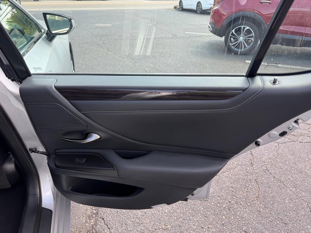 Used 2019 Lexus ES 350 w/ Premium Package FWD image 27