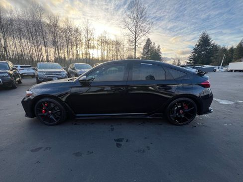 Used 2023 Honda Civic Type R image 9