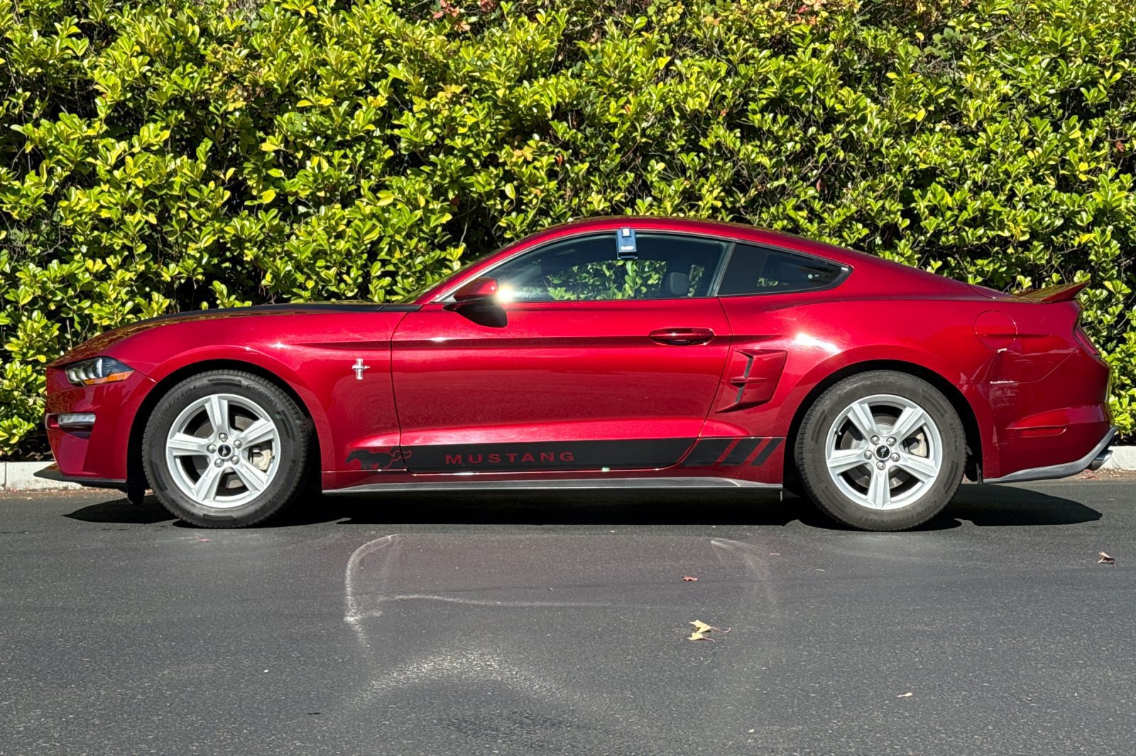 Used 2018 Ford Mustang Coupe RWD image 7