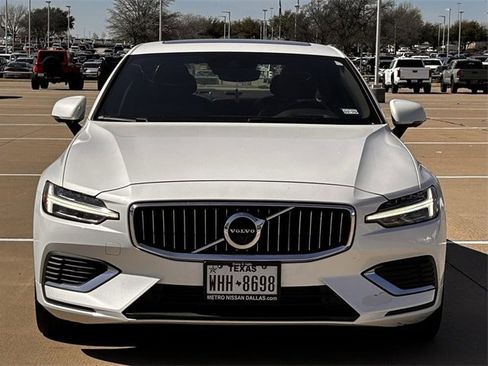 Used 2021 Volvo S60 T8 Inscription image 10