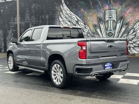 Used 2021 Chevrolet Silverado 1500 High Country w/ LPO, Dark Essentials Package image 5