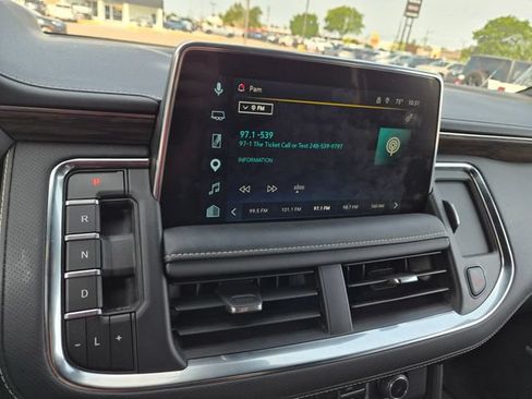 Used 2024 Chevrolet Suburban Premier AWD/4WD image 21