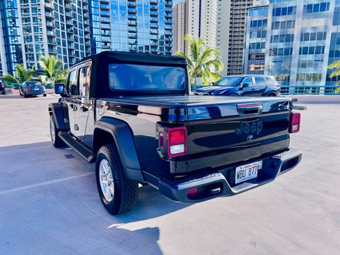 Used 2020 Jeep Gladiator Sport w/ Quick Order Package 24S image 5