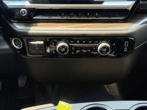 Used 2024 Chevrolet Silverado 3500 LT w/ Convenience Package image 21