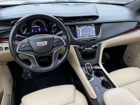 Used 2018 Cadillac XT5 Luxury w/ Driver Awareness Package image 31