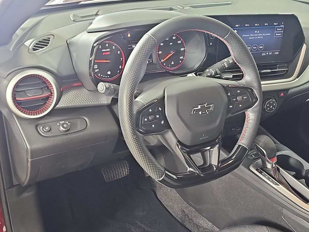 Certified 2024 Chevrolet Trax RS FWD image 19