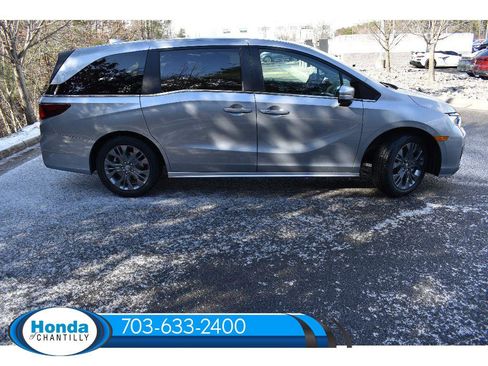 New 2026 Honda Odyssey Touring image 8