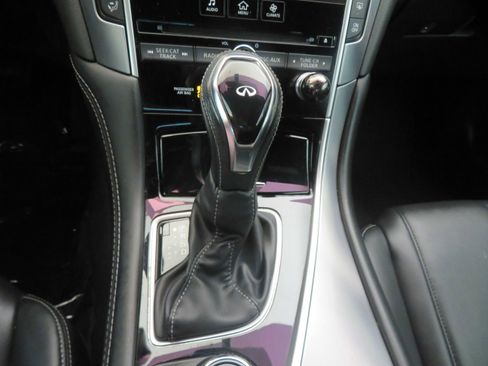Used 2018 INFINITI Q60 3.0t Luxe image 37