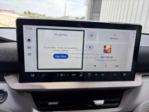 New 2025 Ford Explorer Active w/ Active Comfort Package image 19