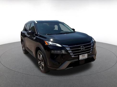 Used 2026 Nissan Rogue SL FWD image 3