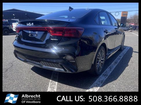 Used 2023 Kia Forte GT-Line w/ GT-Line Premium Package FWD image 5