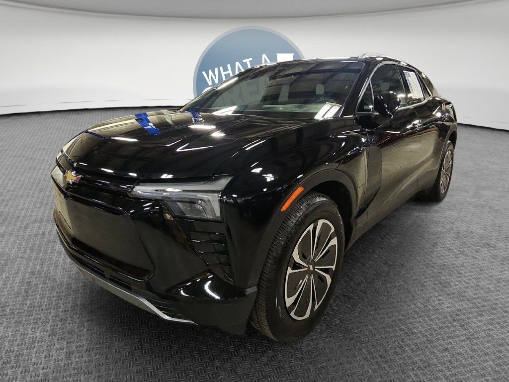 Used 2025 Chevrolet Blazer EV LT AWD/4WD image 9