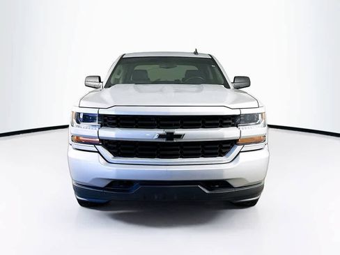 Used 2018 Chevrolet Silverado 1500 Custom w/ LPO, Street Package image 6