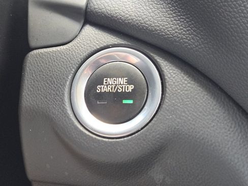 Used 2022 Chevrolet Equinox LT FWD image 22
