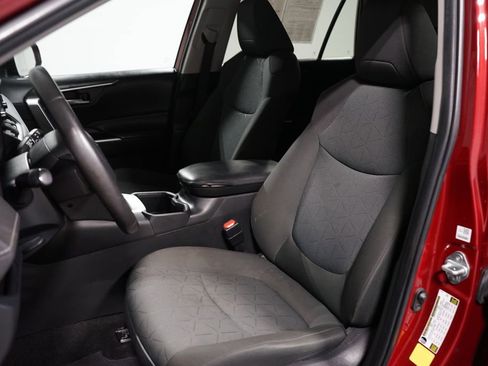 Certified 2022 Toyota RAV4 XLE w/ XLE Grade Weather Package FWD image 26