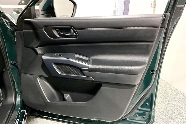 Used 2023 Nissan Pathfinder Rock Creek AWD/4WD image 35