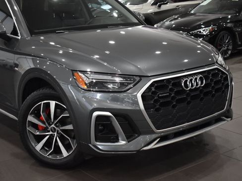 Used 2023 Audi Q5 2.0T Premium w/ Convenience Package image 2